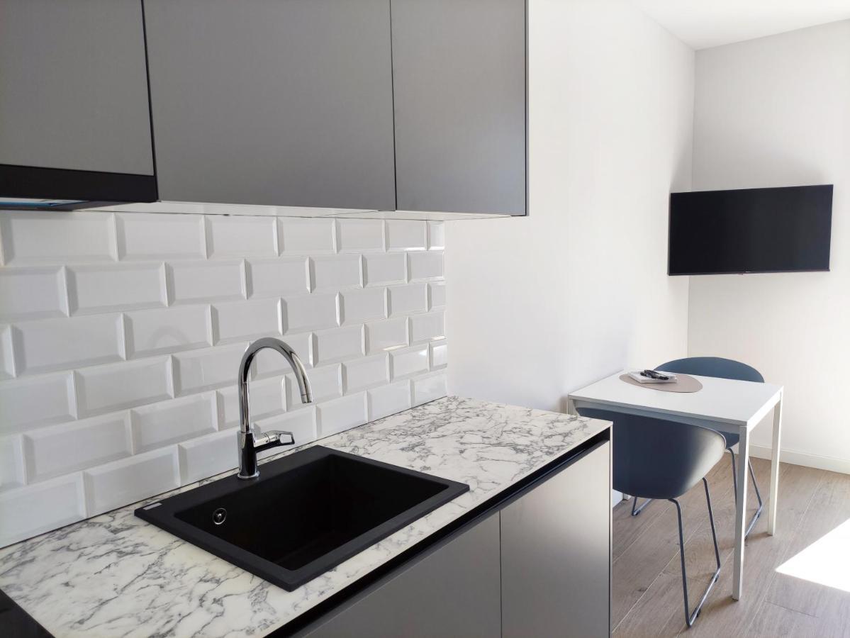 Nik Studio Apartments 普拉 外观 照片