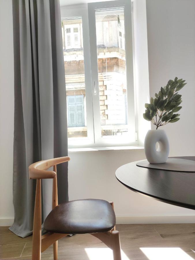 Nik Studio Apartments 普拉 外观 照片