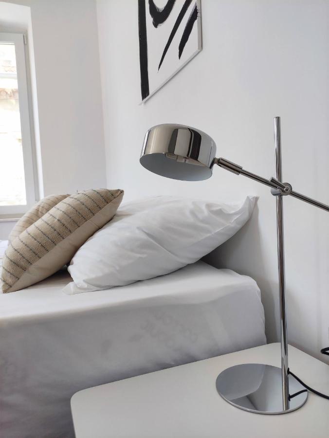 Nik Studio Apartments 普拉 外观 照片