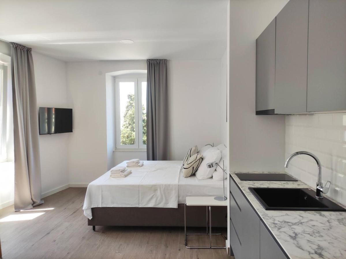 Nik Studio Apartments 普拉 外观 照片