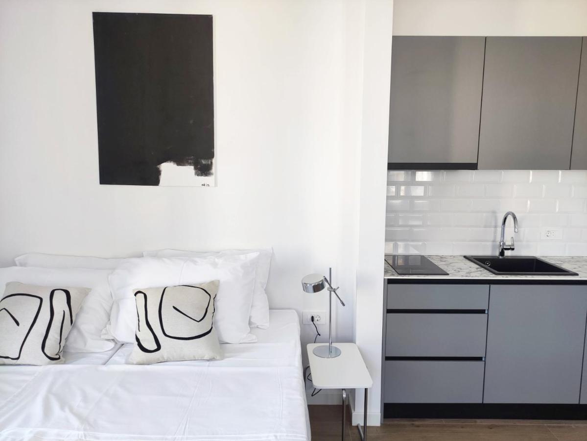 Nik Studio Apartments 普拉 外观 照片