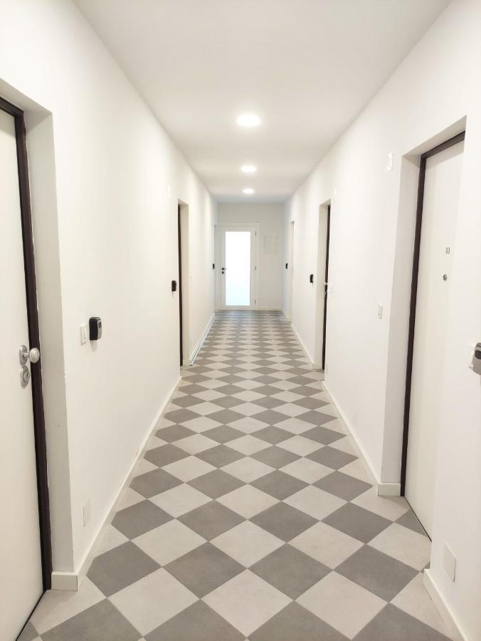 Nik Studio Apartments 普拉 外观 照片